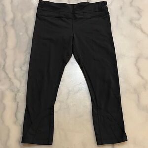 Lululemon Athletica Black Capris with Back zipper pocket